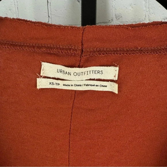 Urban Outfitters Burnt Orange Cropped Bell Sleeve Top Size XS - Picture 2 of 5